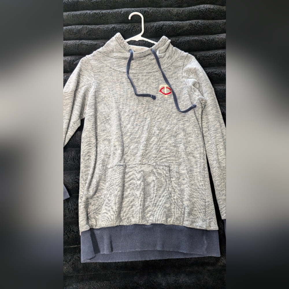 Minnesota Twins - Antigua Brand - Heather Gray Semi-Hoodie
